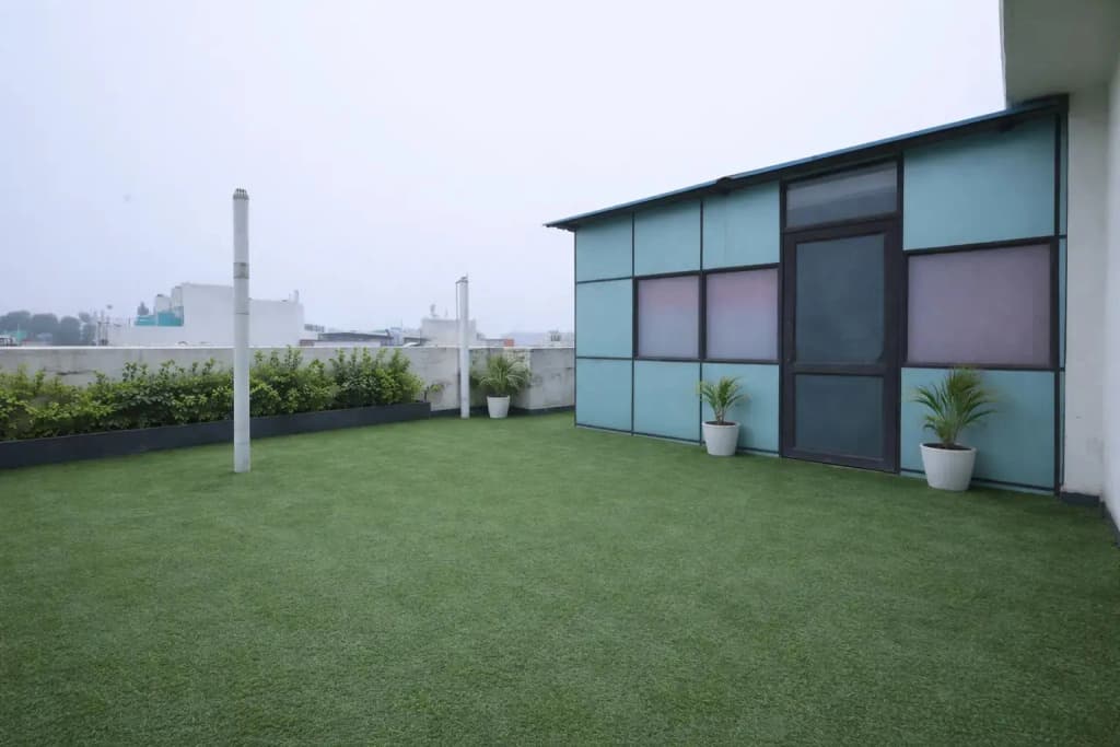 Apple Park Hotel - photo 23