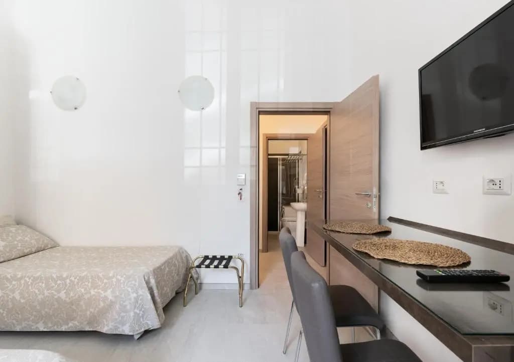 Apartment 20 - photo 1