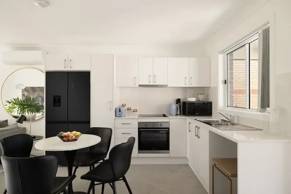 Beachside 2-bed Home in Brighton-le-sand - photo 10