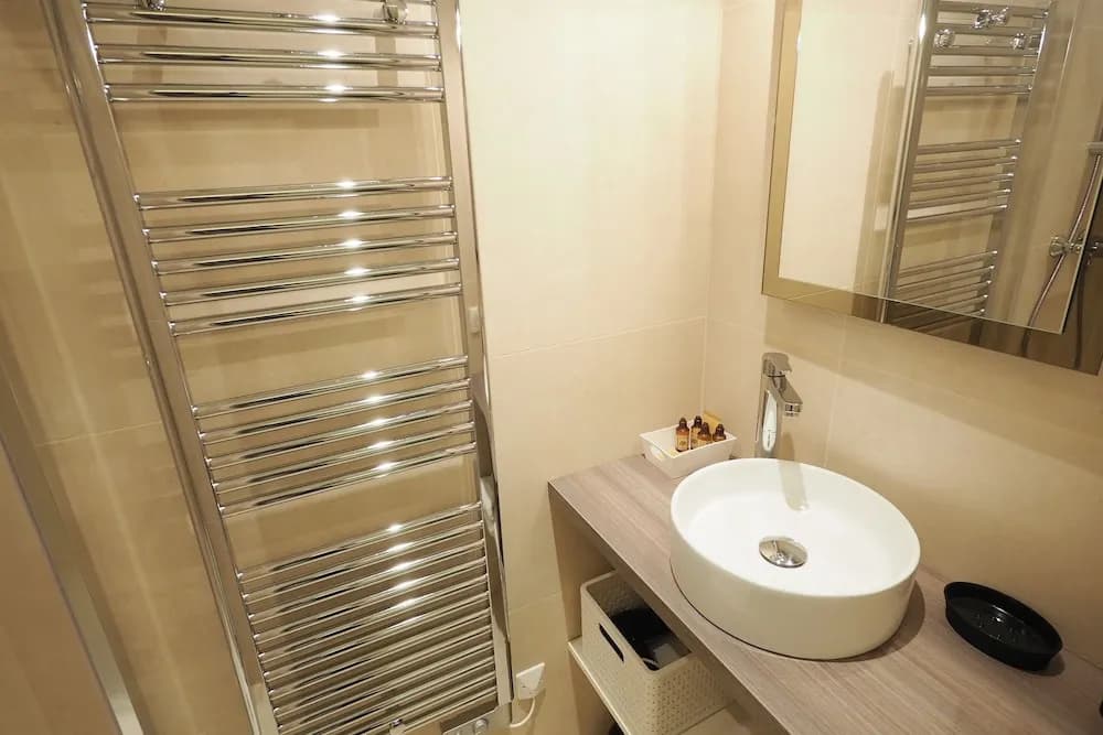 St Germain ChicSuites - photo 8