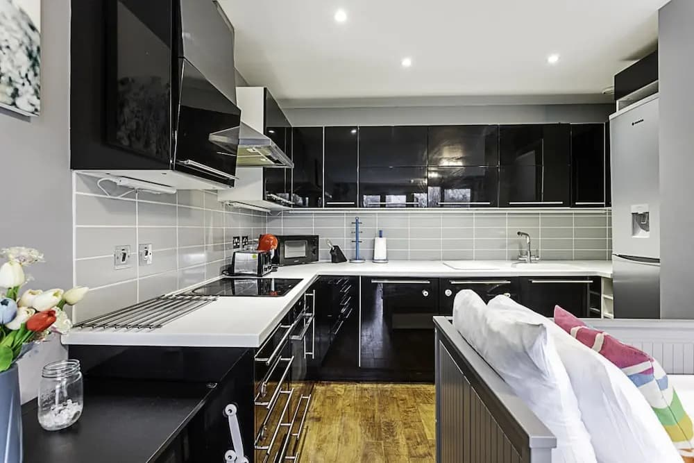 Modern 2-bed Flat, Bethnal Green - photo 14