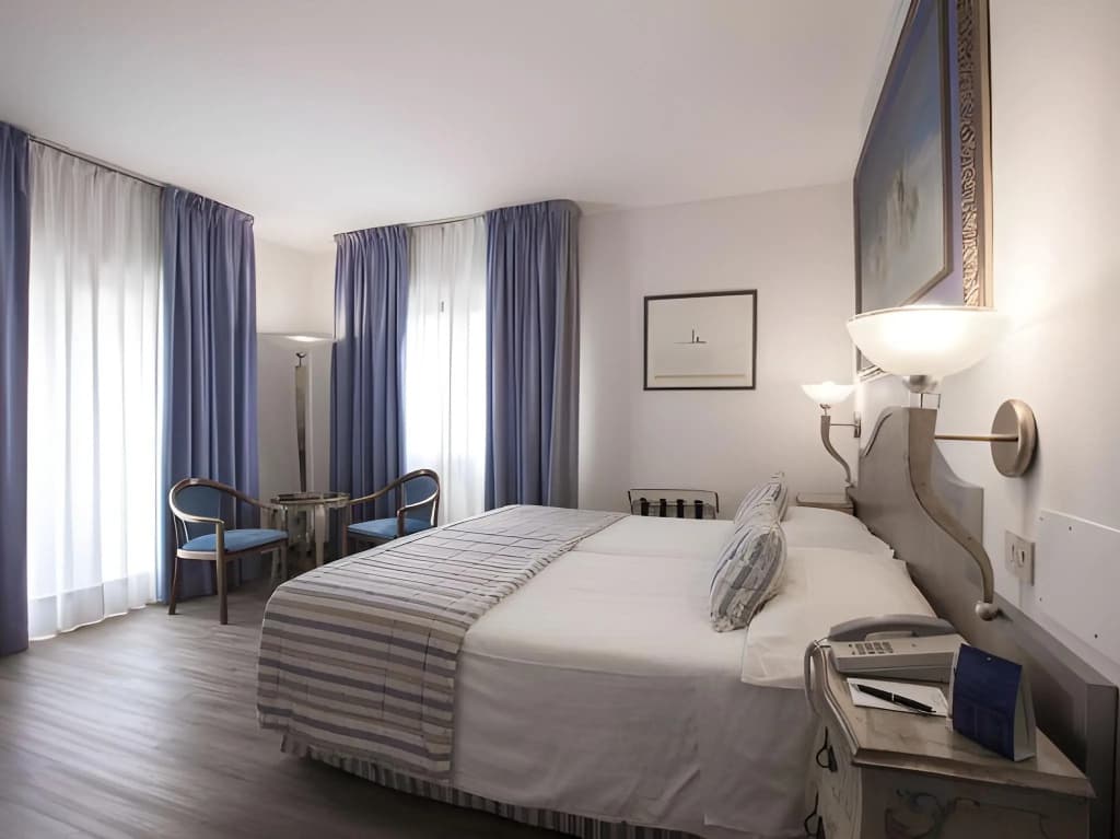 Amadeus Hotel - photo 5