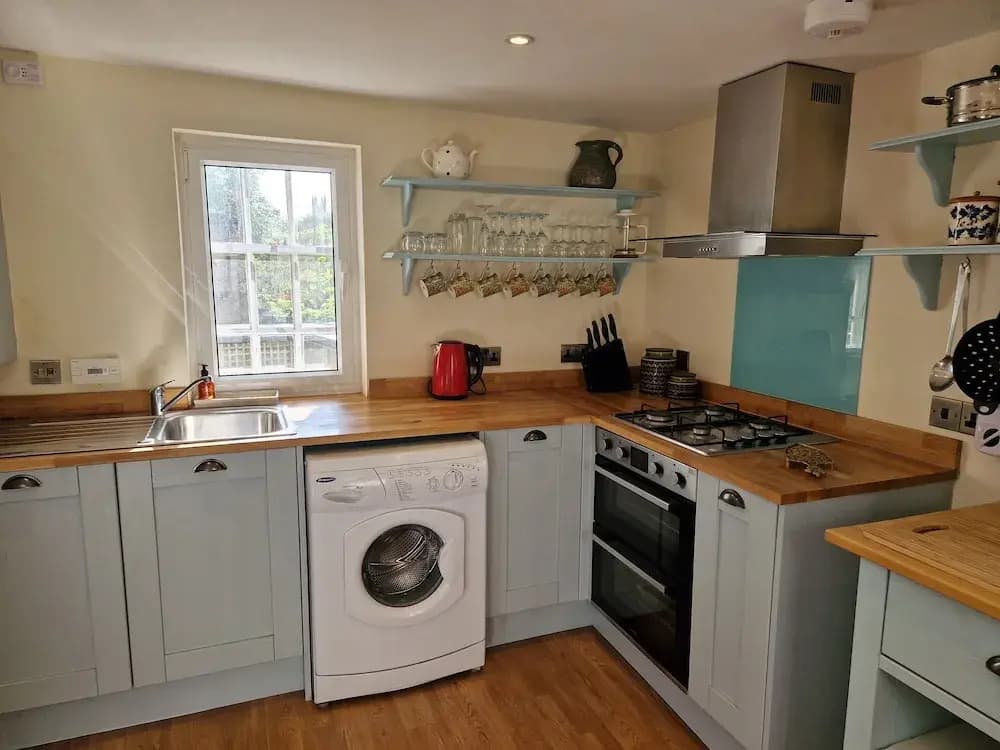 JOIVY Gorgeous Georgian Flat - photo 15