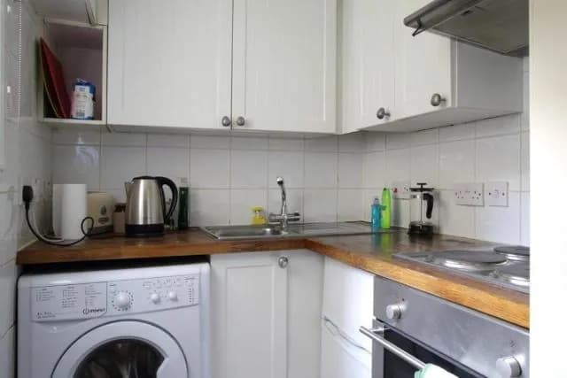 Central New Town Flat, Near Princes Street - photo 12