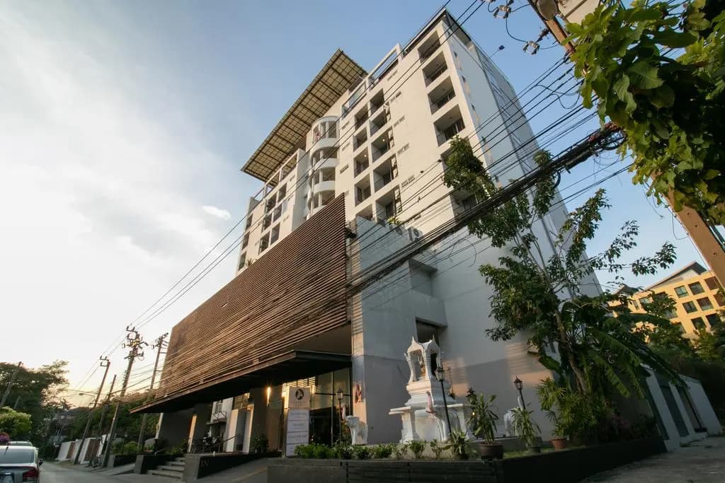 Lily Hotel Bangkok - main photo