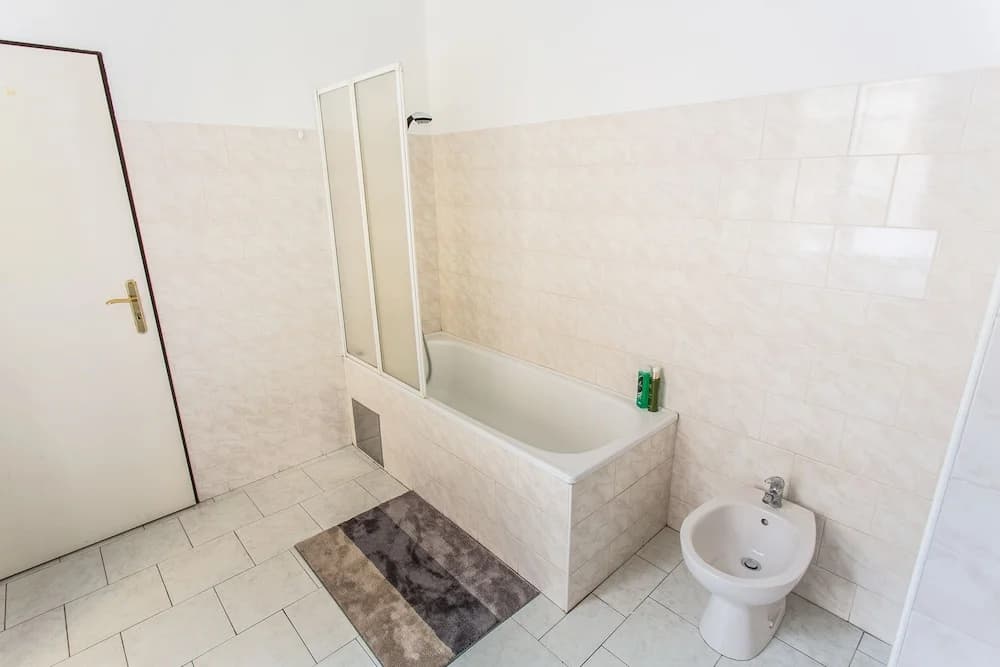 Central Retro Apartment - photo 8