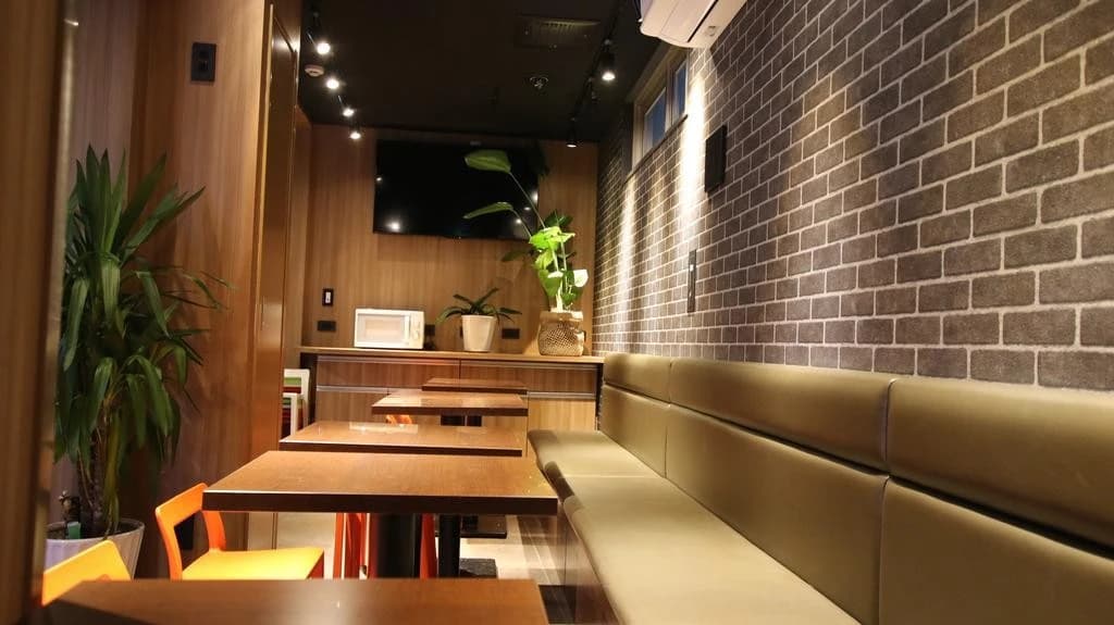 Nipponbashi Crystal Hotel - photo 2