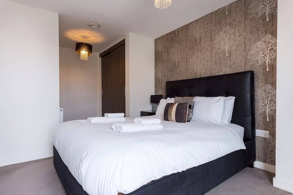 Greenwich Two Bed Flat, with Pool &Parking - photo 5