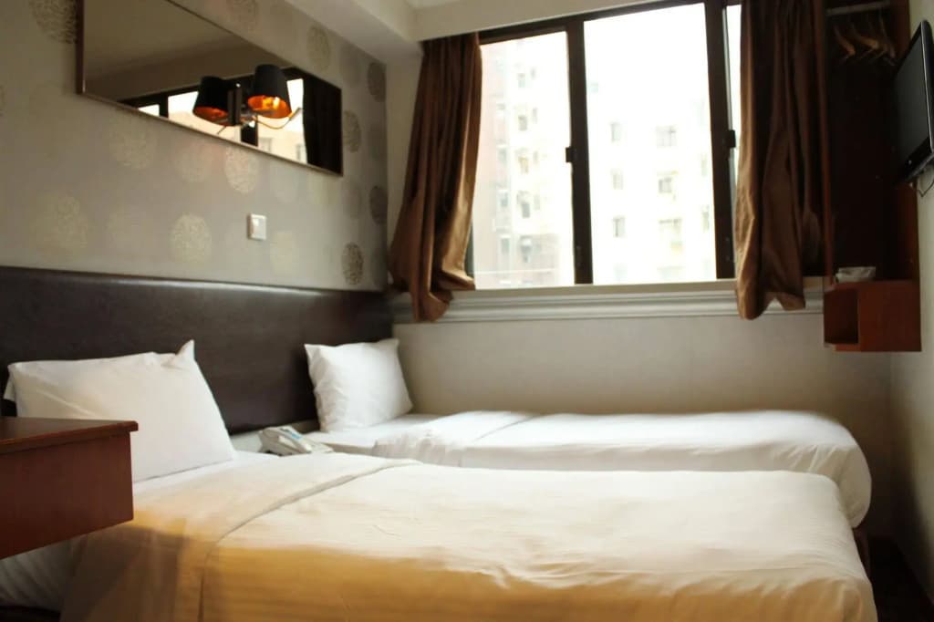 Lander Hotel Prince Edward - photo 6