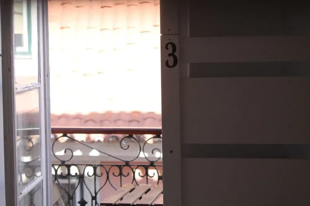 Surf in Chiado Hostel - photo 6