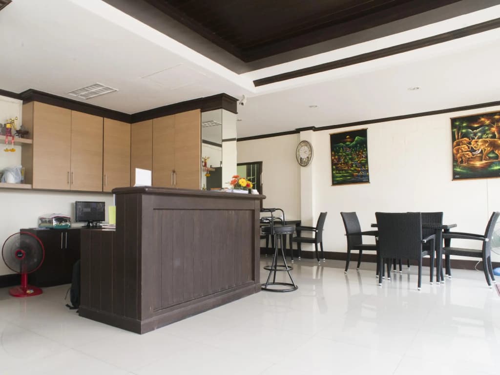 Paripas Express Hotel Patong - photo 16
