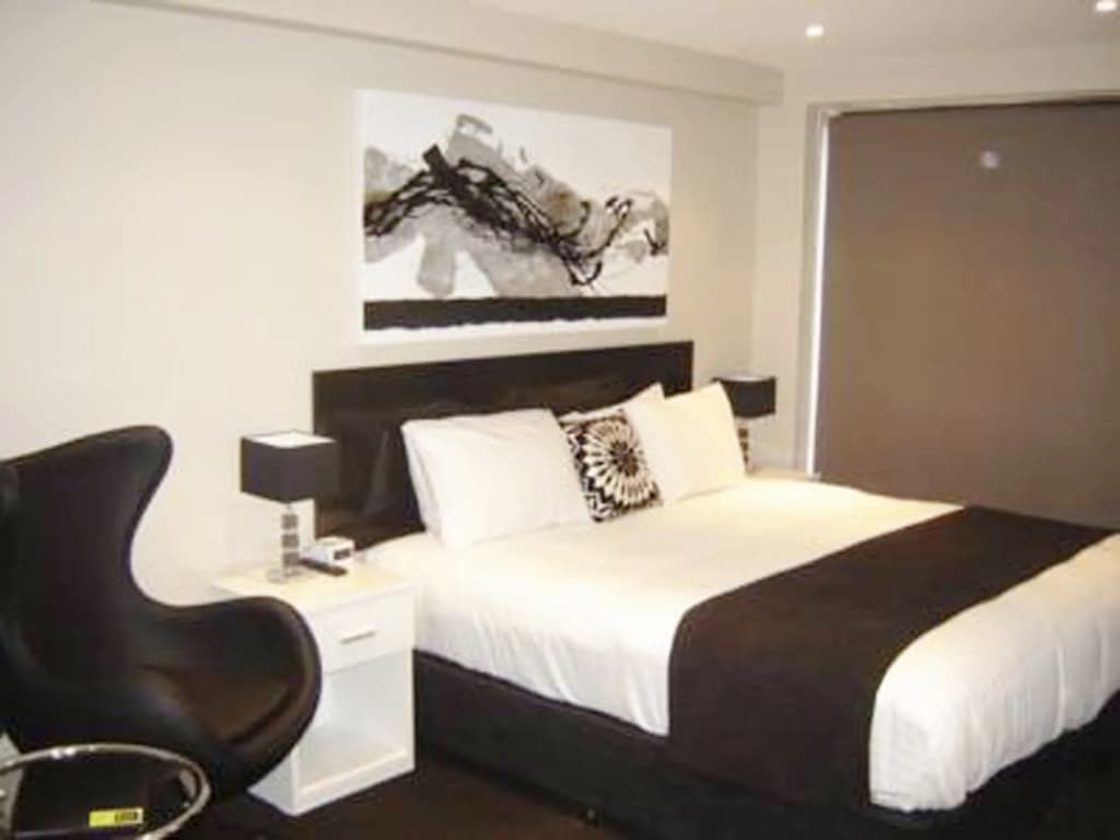 Apartments on Chapman - photo 4