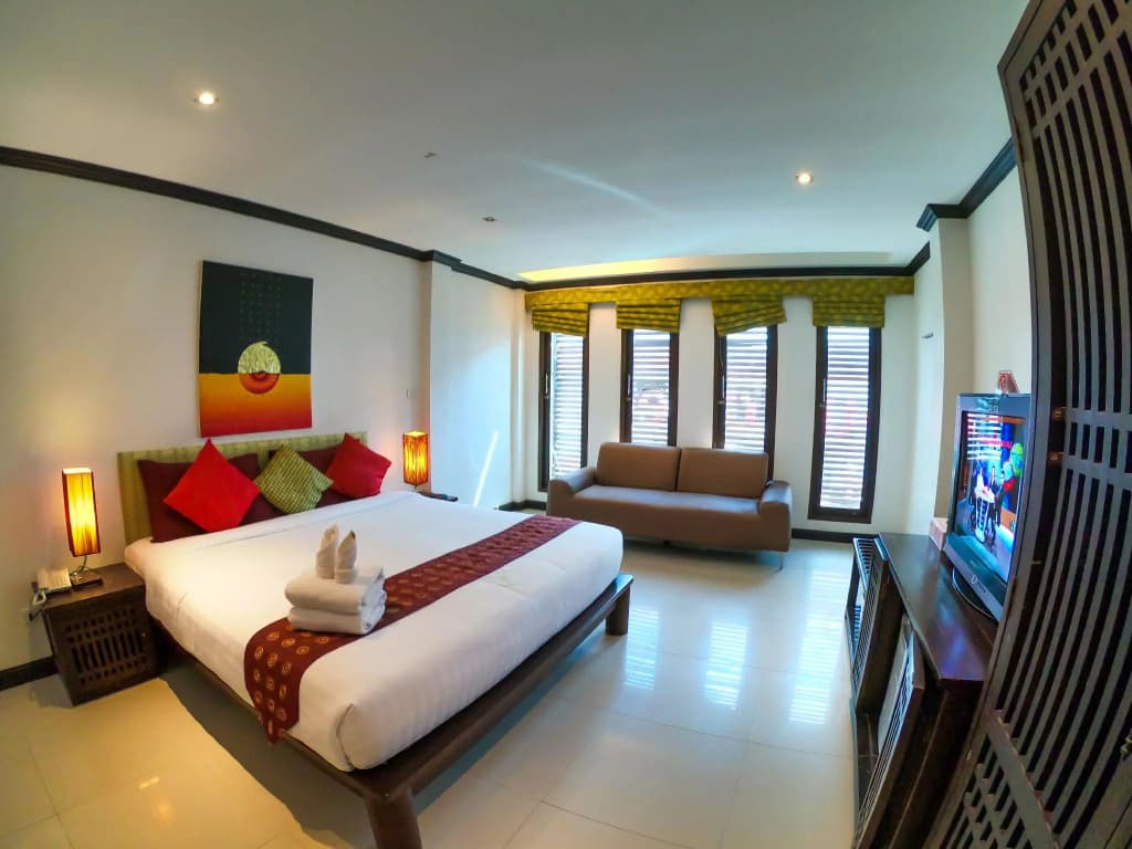 Queen Boutique Hotel - photo 3