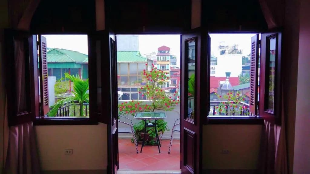 Queen Light Hotel - photo 8