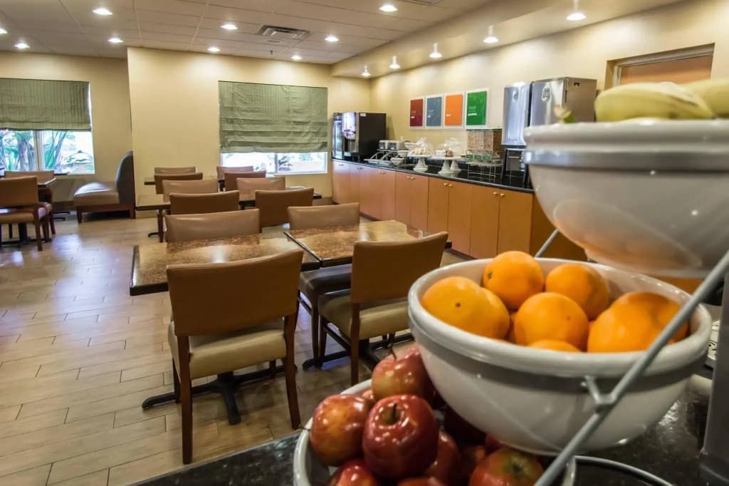 Comfort Suites Near Universal Orlando Resort - photo 12