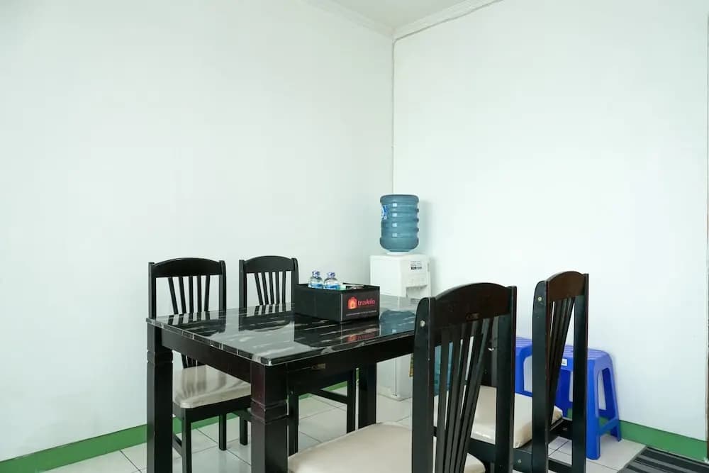 Spacious And Convenient 3br at Pangeran Jayakarta Apartment - photo 5