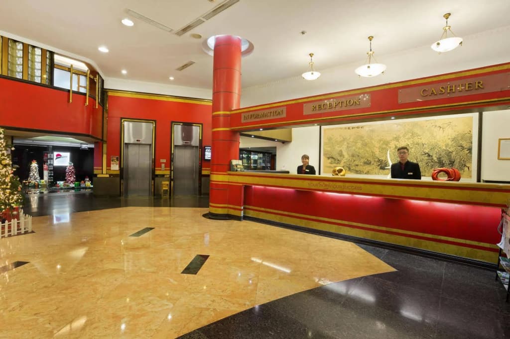 Lake Side Hotel - photo 2