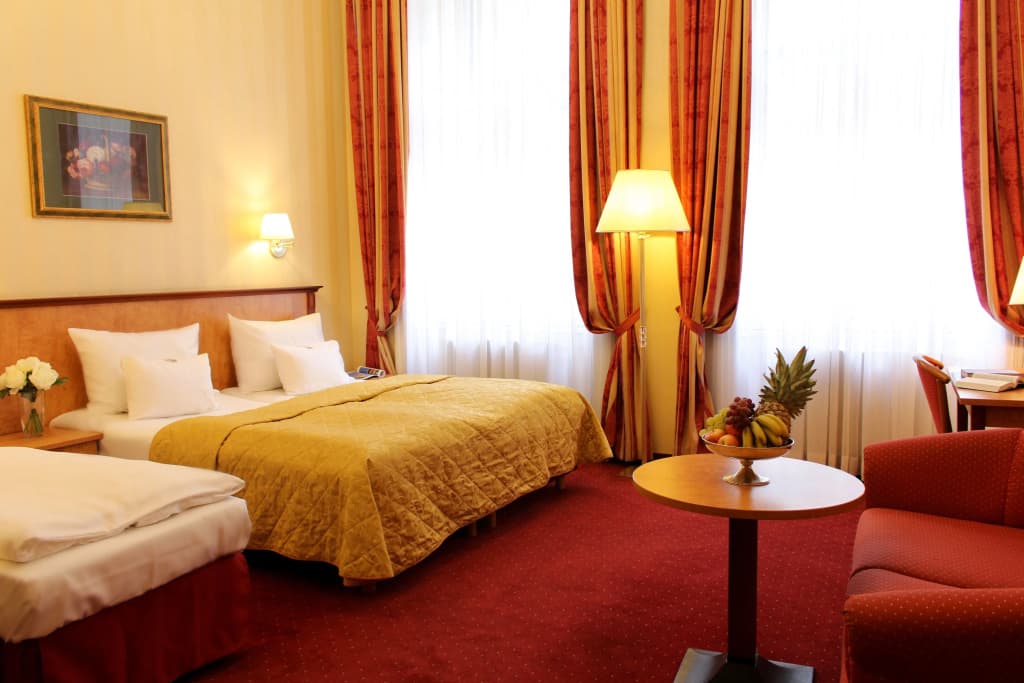 Opera Suites - Self Check-in - photo 4