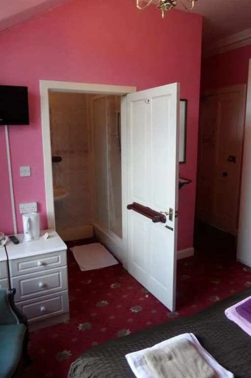 Ivy Guest House - photo 14