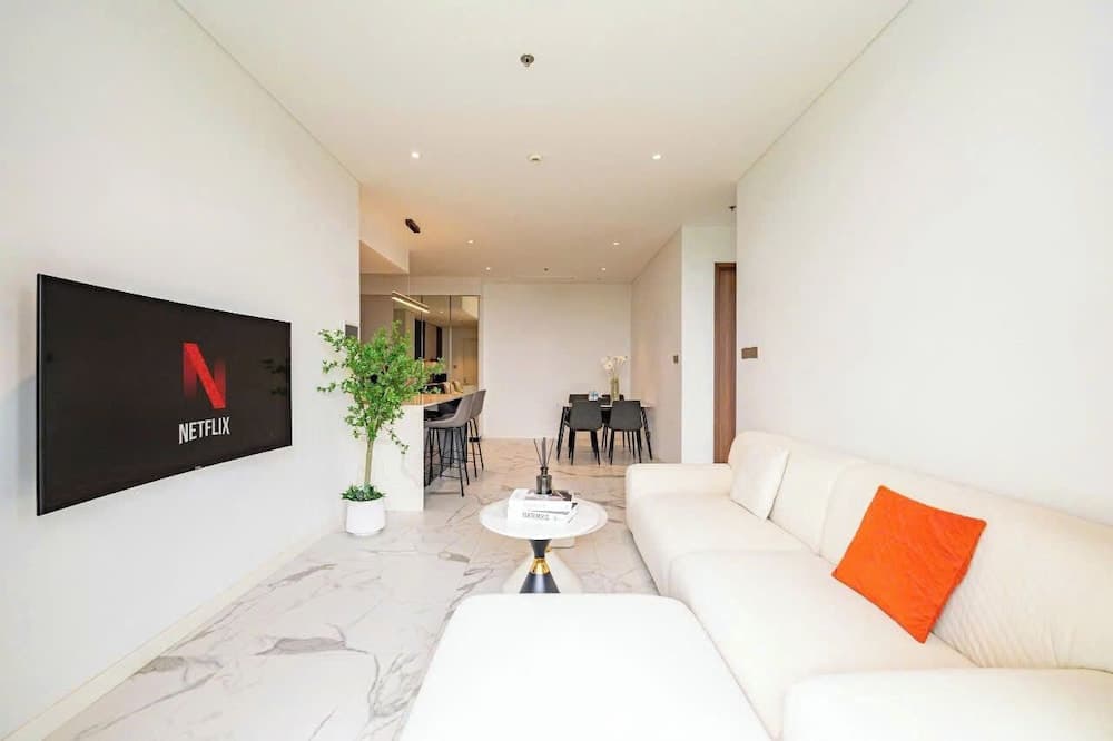 The CREST Premier Residence - photo 38
