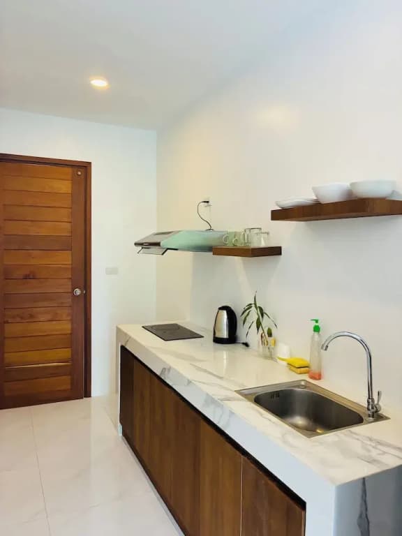 Hillside Haven-Luxury Room - photo 15