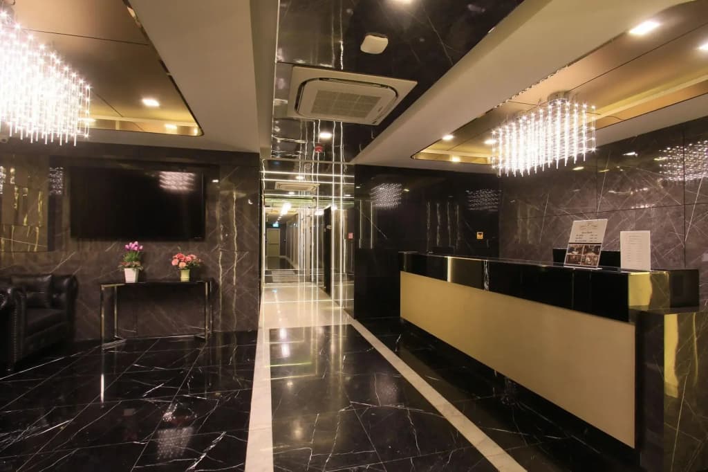 Pratunam Atrium Hotel - photo 1