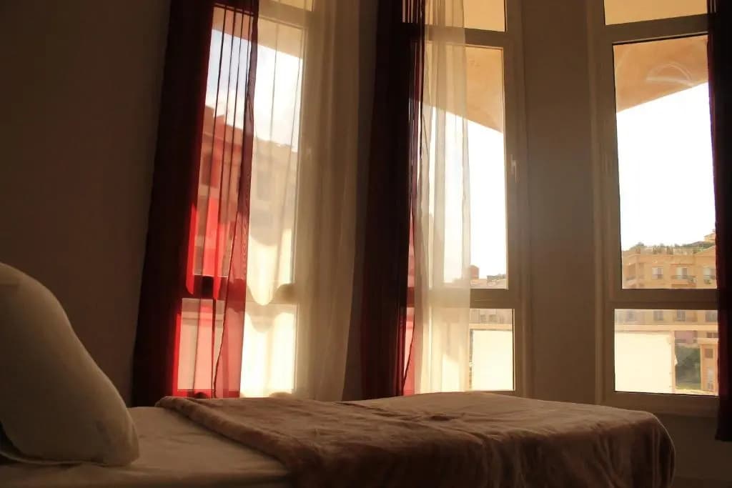 610 residents - photo 5