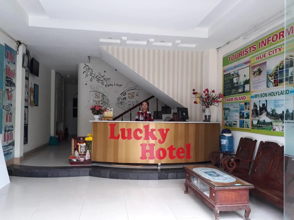 Lucky House Hotel - photo 2