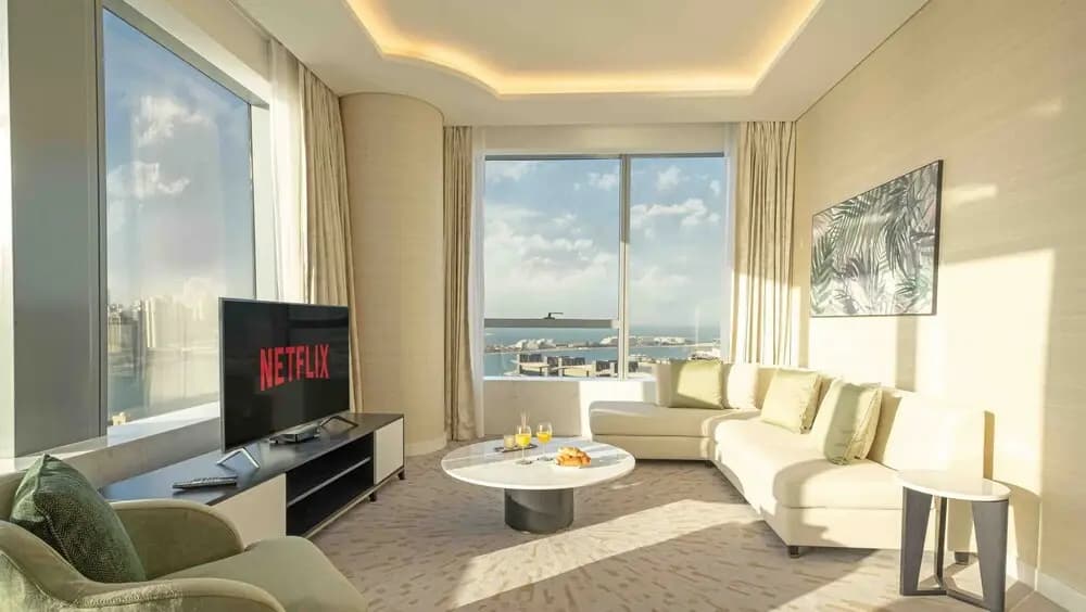 LUX Iconic Views at Palm Tower Suite 2 - photo 2