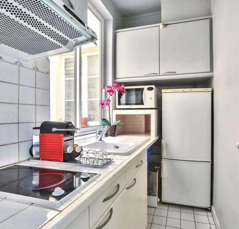 836 - Eiffel Tower View - Parisian apartment - photo 10