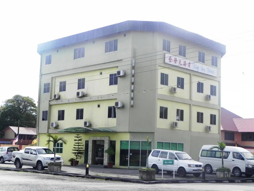 King Ing Hotel - photo 2