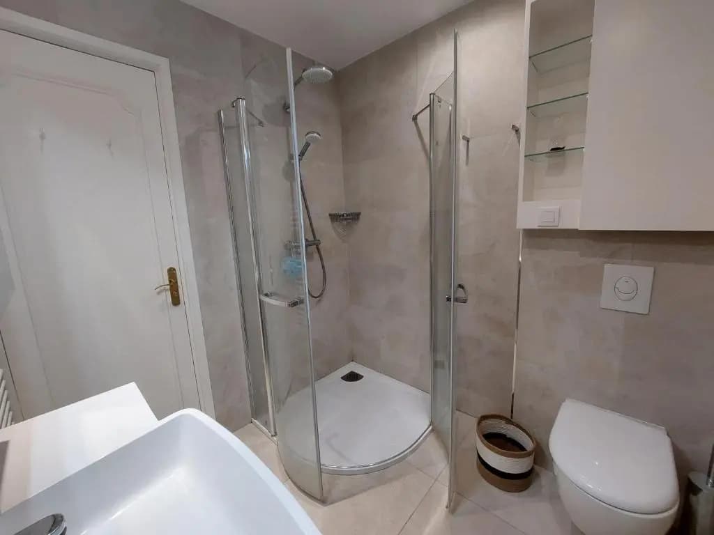 BH - CAPITOL - Central 2 Bedrooms 5 Peoples - photo 9