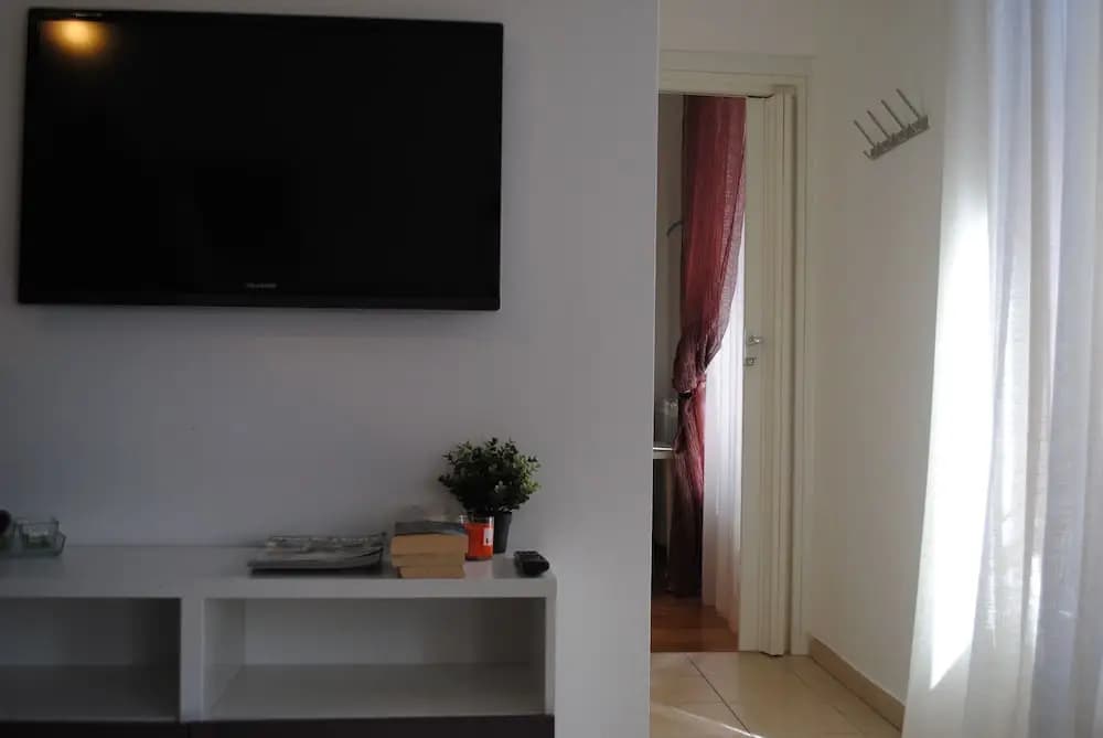 Bnbook- Milano/Famagosta Flat - photo 4