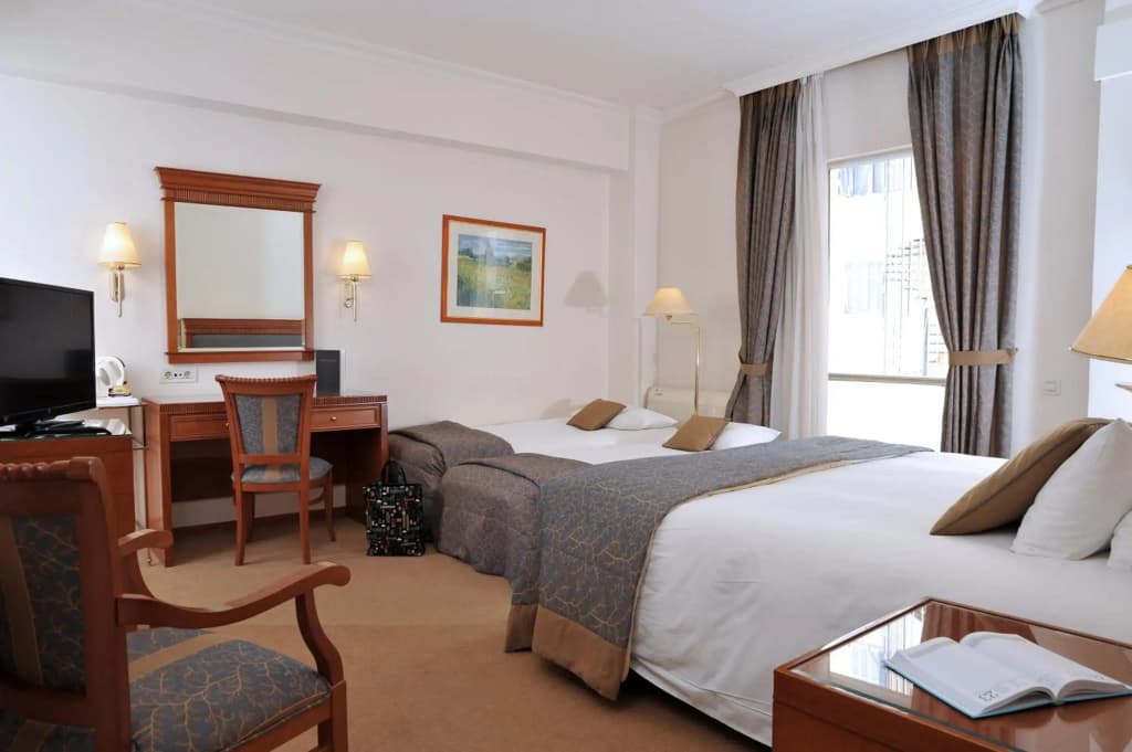 Athens Atrium Hotel and Suites - photo 2