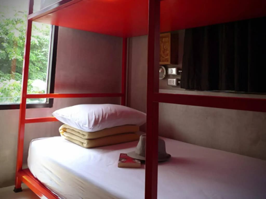 Lub D Bangkok Silom Hostel - photo 4