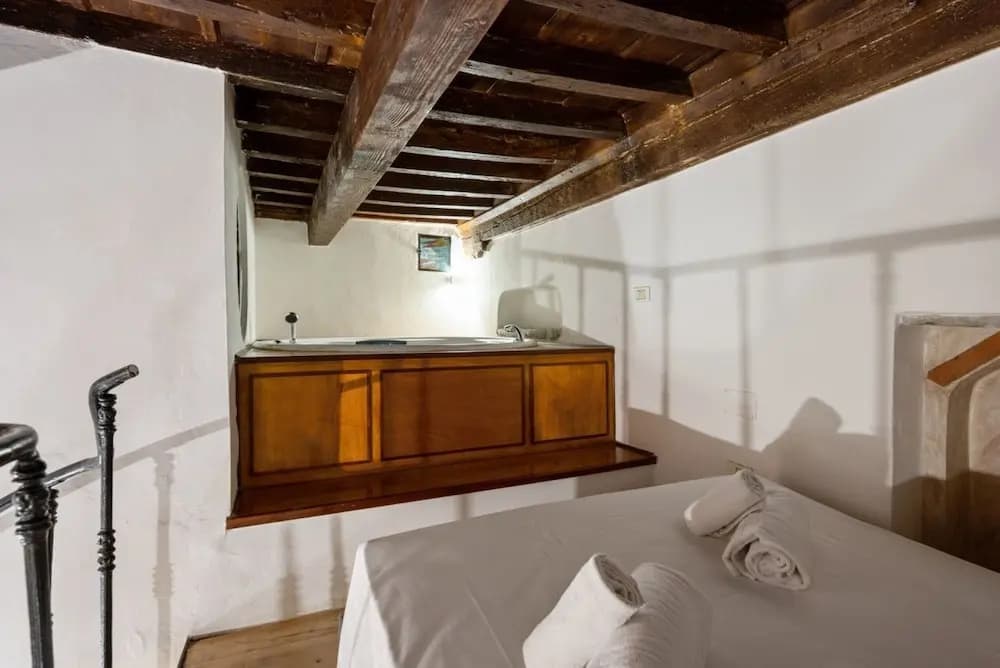 Palazzo Pitti Apartment with Terrace - photo 4