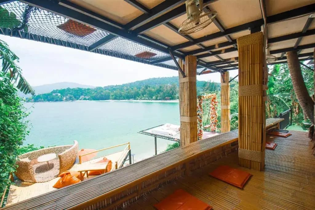 The Cozy Beach Front Hotel - photo 7