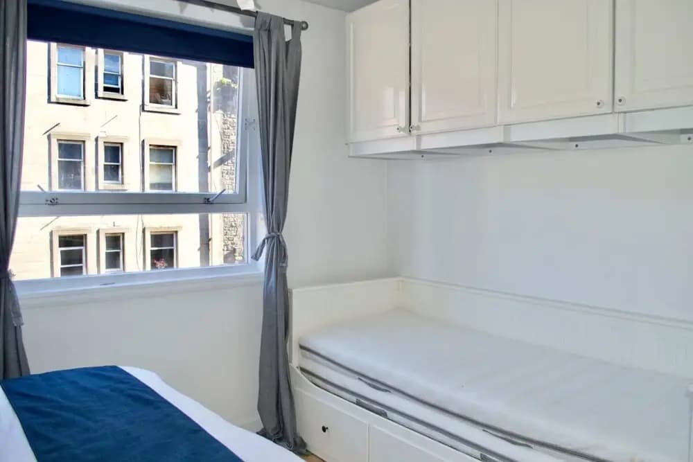 Extremely Central And Spacious Flat - photo 3
