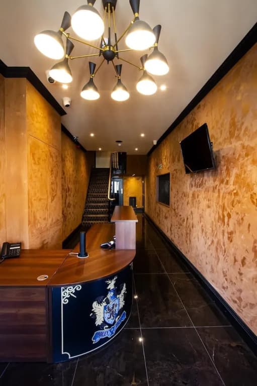 The Hadley Hotel - photo 2