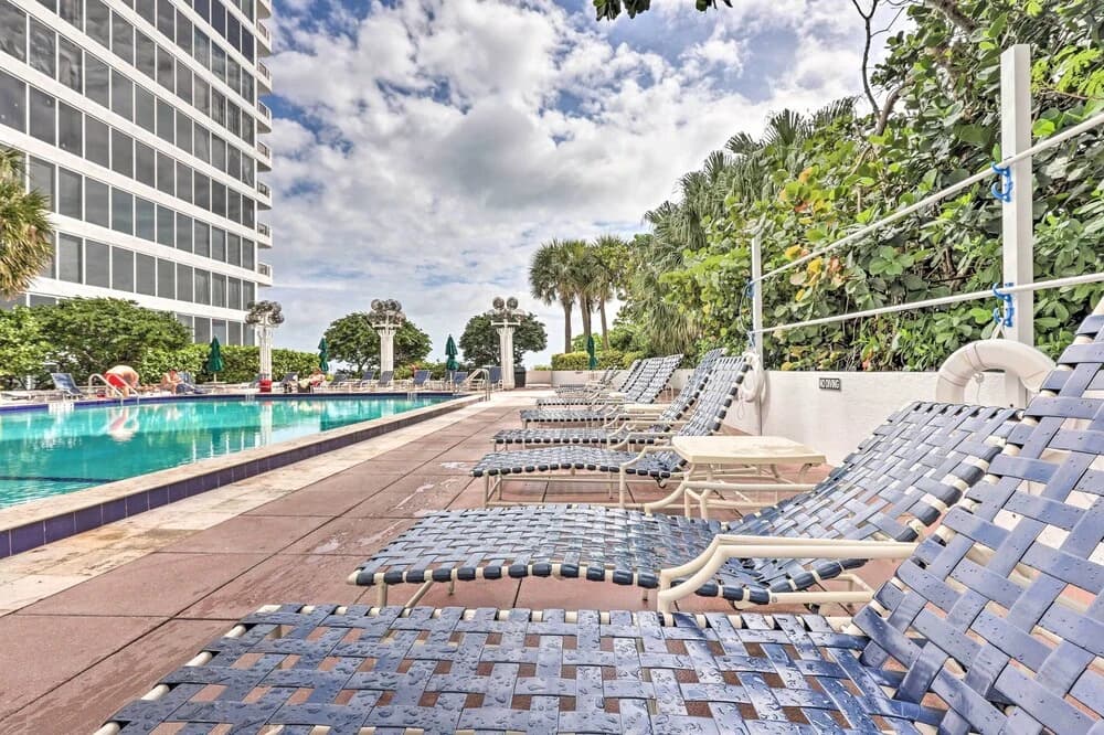 Waterfront High-Rise Condo - Miami Beach 5 Mi - photo 11