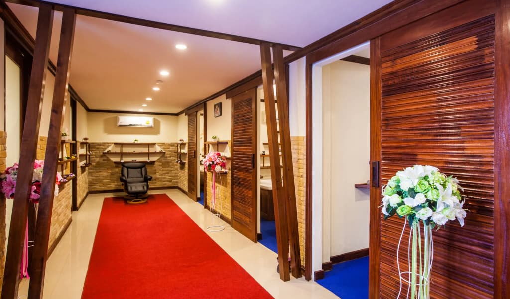 Howard Johnson by Wyndham Phuket Naiyang - photo 11