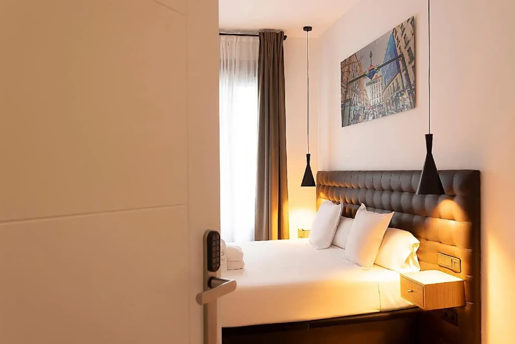 Woohoo Rooms Chueca - photo 15