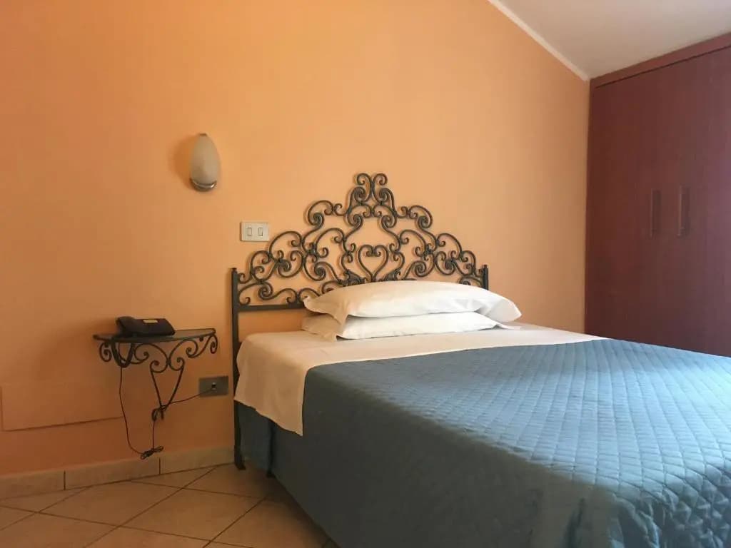 Hotel Capri - photo 4