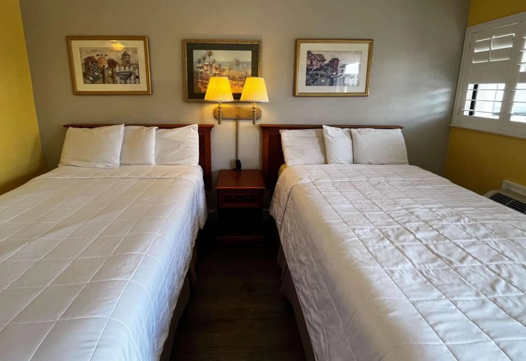 Van Ness Inn - photo 21