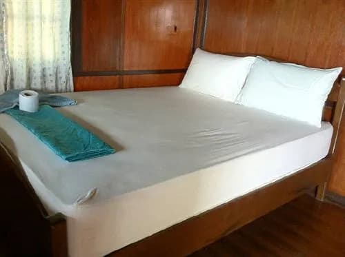 Lighthouse Bungalows and Restaurant - photo 2