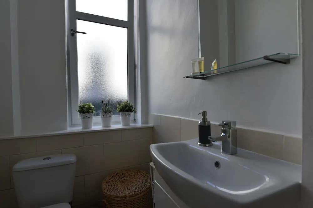 First - Caledonian House Apartment - photo 7