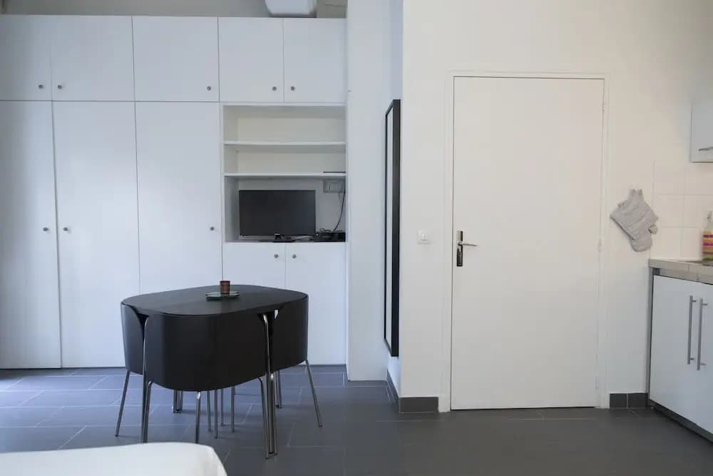 Saint-Germain des Prés Apartment 2 - photo 13