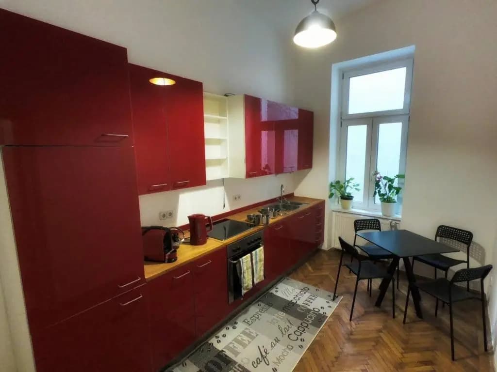Central-Located Flat - photo 3