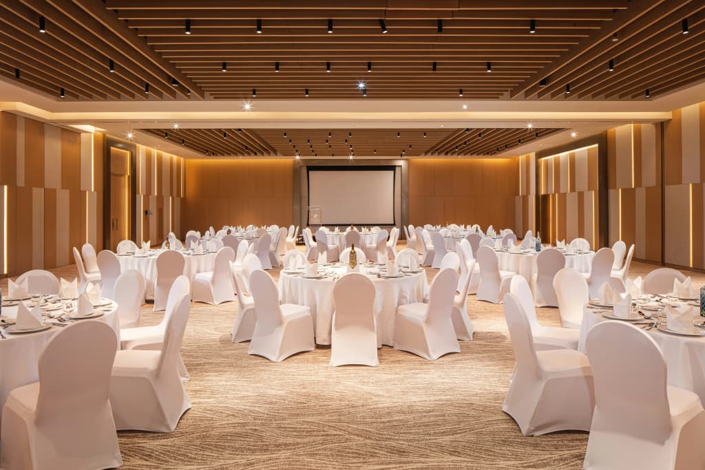 Holiday Inn Hotel & Suites Dubai Science Park by IHG - photo 14