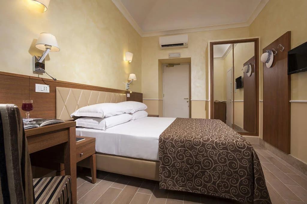 Kennedy Hotel - photo 7